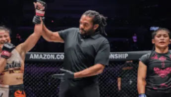 แสตมป์ แฟร์เท็กซ์” คว้าชัยเหนือจีฮินในศึก ONE Fight Night 2 รั้งอันดับ 1 รุ่นอะตอมเวต MMA